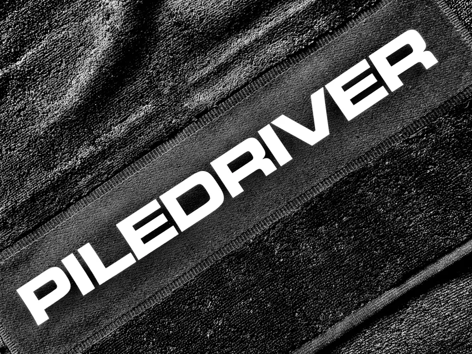 Piledriver Logo Asciugamano nero 100x50 cm cotone