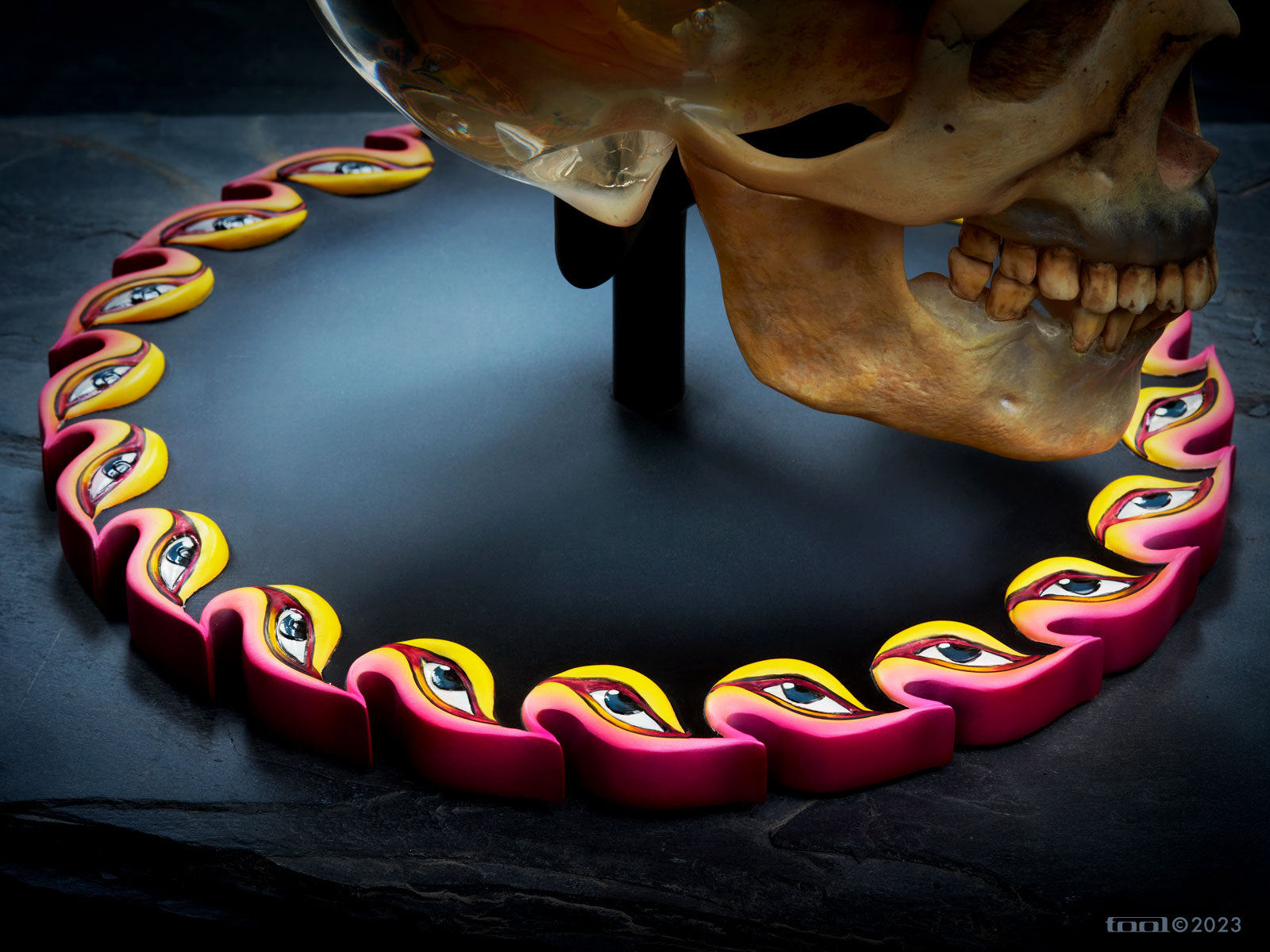 Tool Fetus in Skull scultura polystone 1:1 LED numerata
