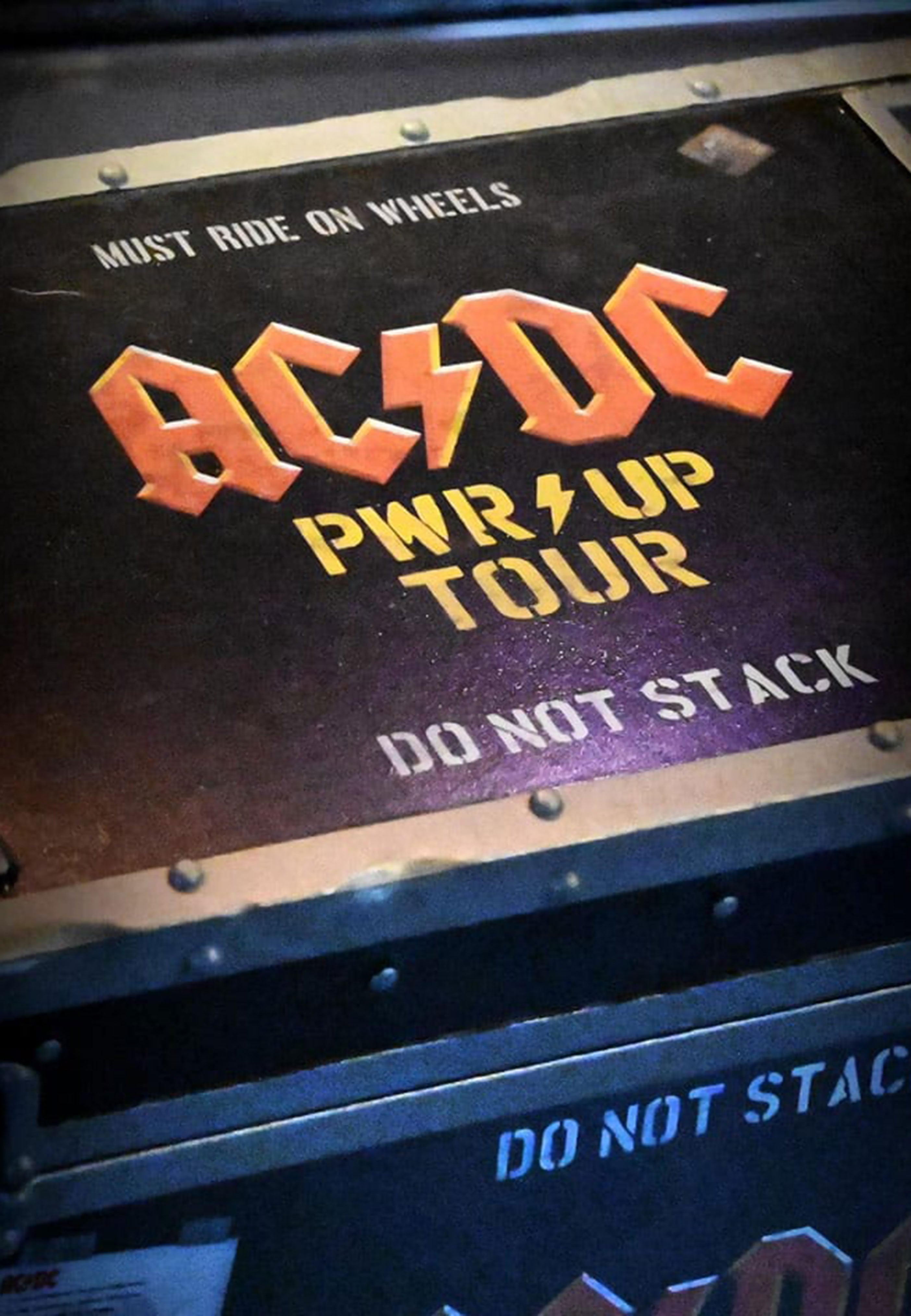 AC/DC PWR UP Tour Road Case Statua Rock Iconz