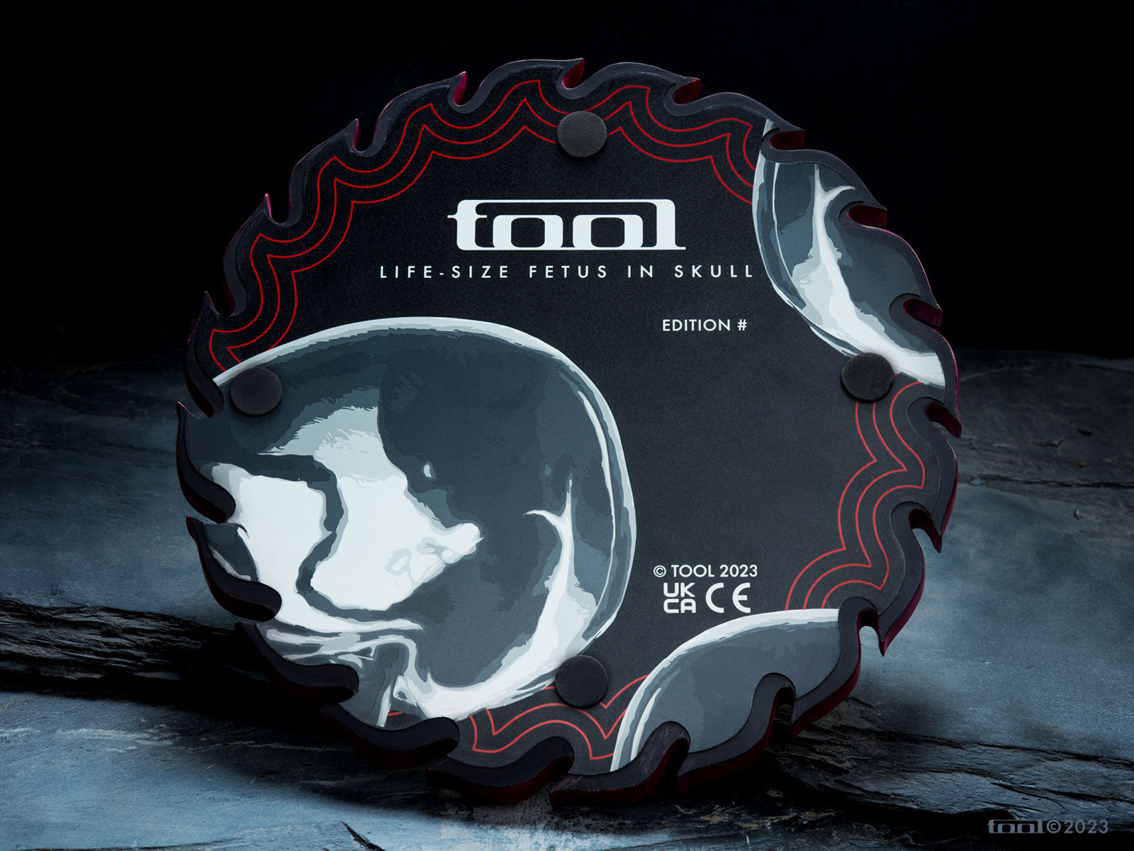 Tool Fetus in Skull scultura polystone 1:1 LED numerata